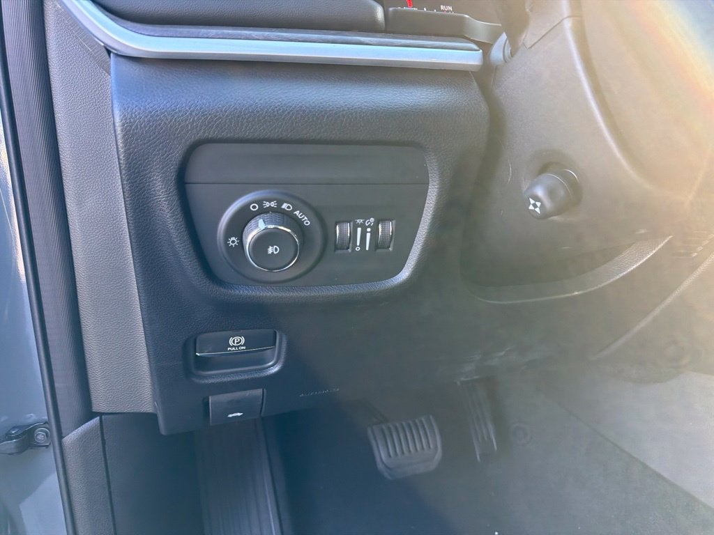 2027 Jeep Grand Cherokee Limited Reserve