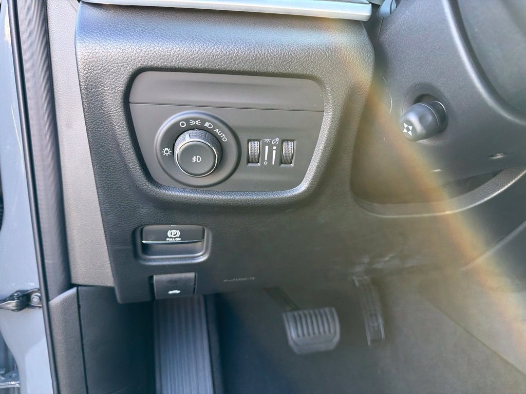2027 Jeep Grand Cherokee Limited Reserve