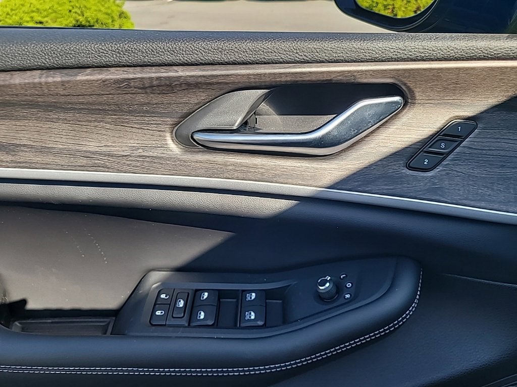 2027 Jeep Grand Cherokee Limited
