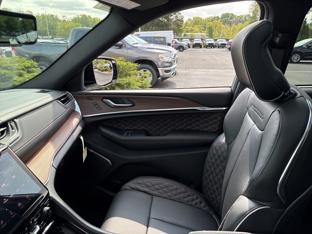 2025 Jeep Grand Cherokee Summit