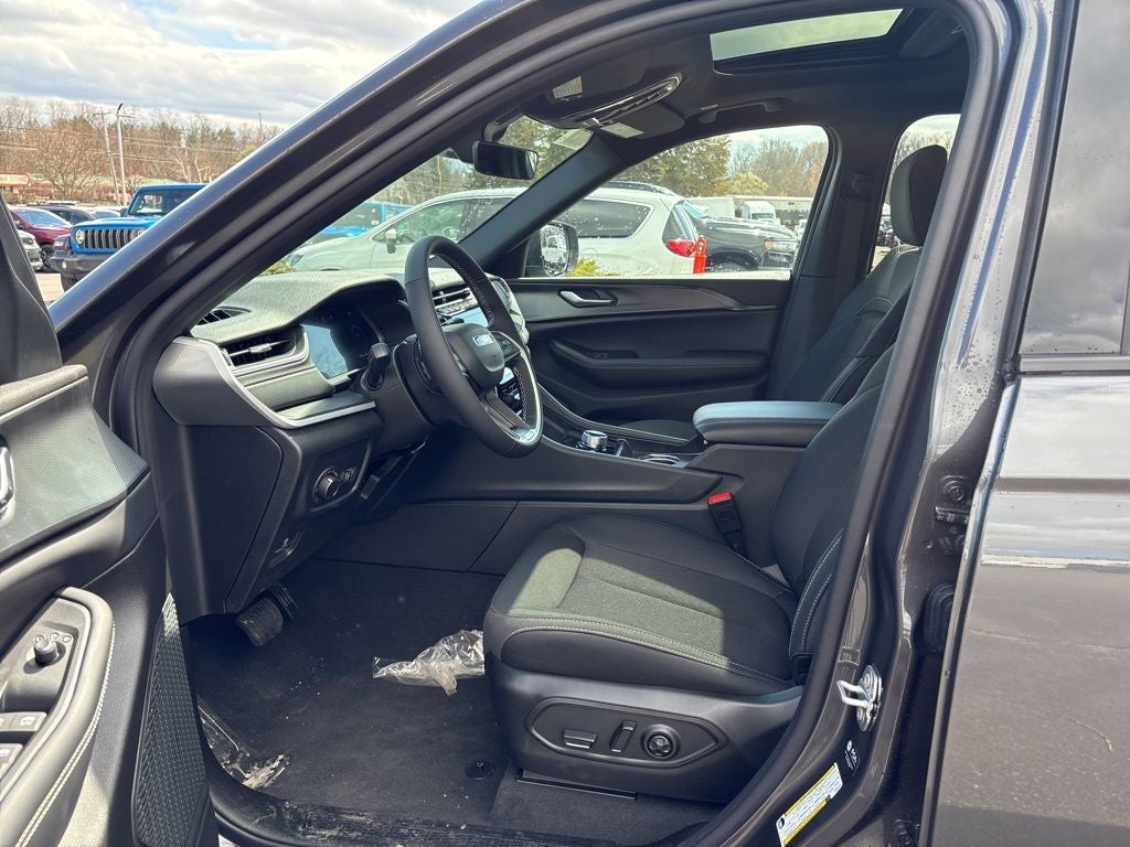 2026 Jeep Grand Cherokee L Laredo