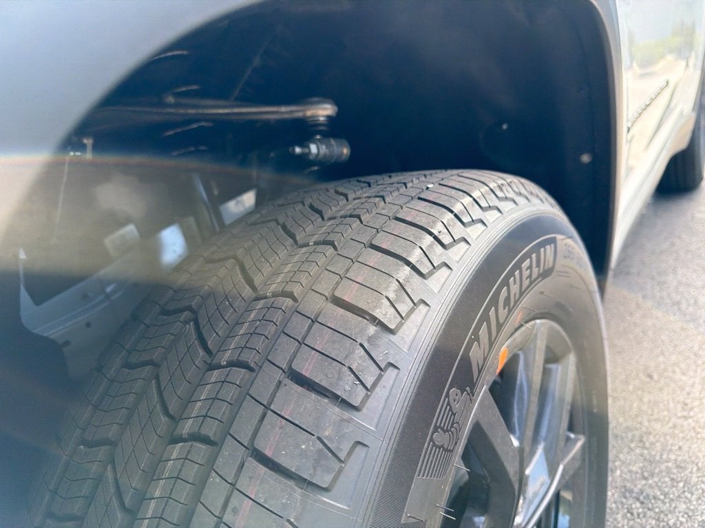 2027 Jeep Grand Cherokee L Limited