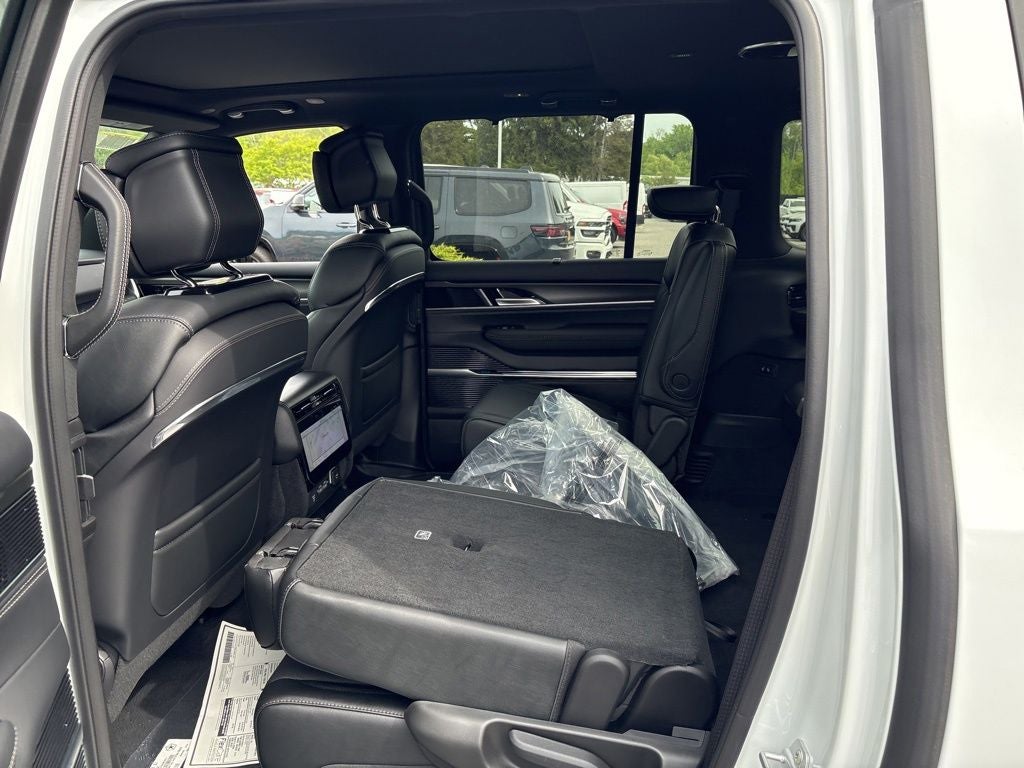 2026 Jeep Grand Wagoneer L Summit Obsidian