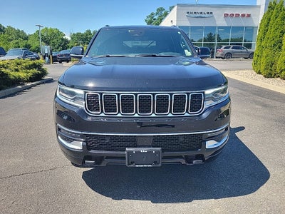 2023 Jeep Wagoneer Base