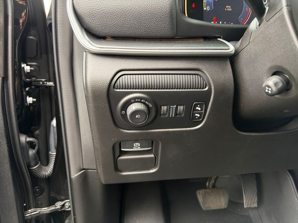 2023 Jeep Wagoneer Base