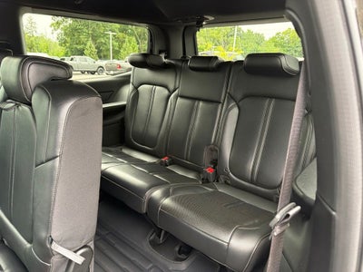 2023 Jeep Wagoneer Base