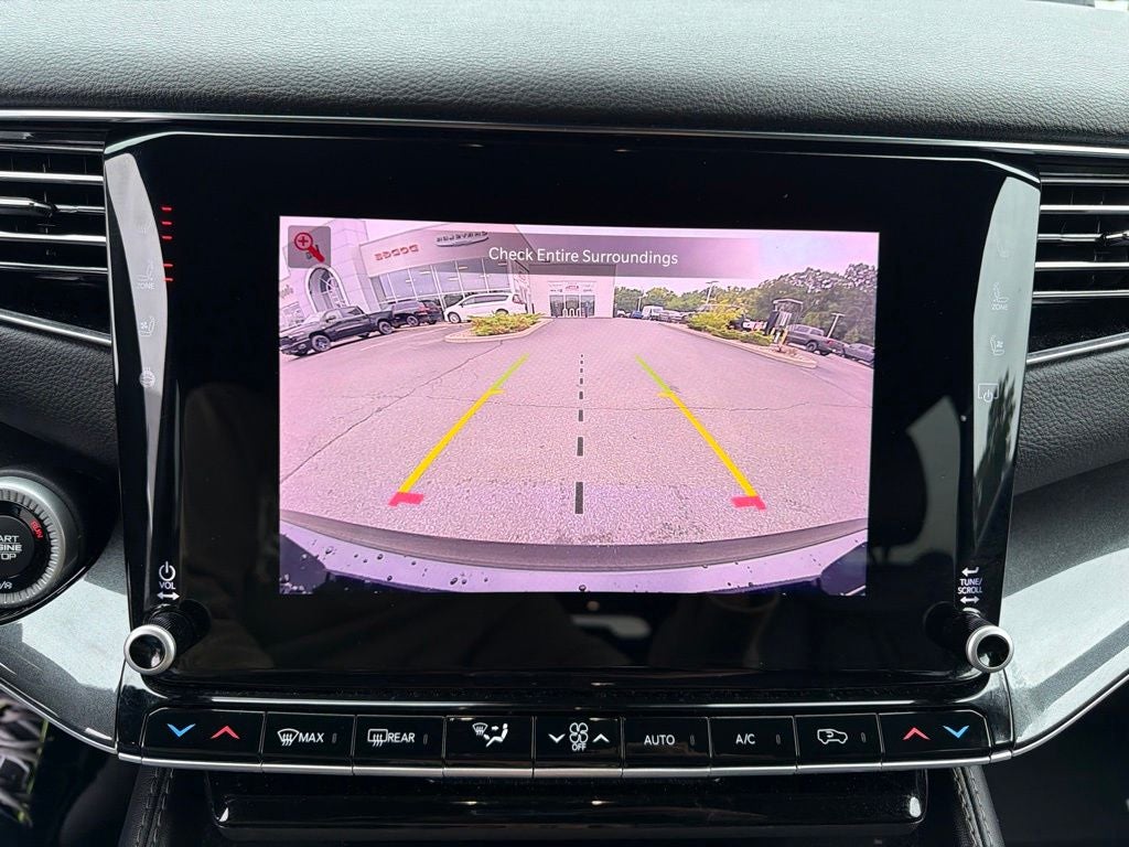 2023 Jeep Wagoneer Base