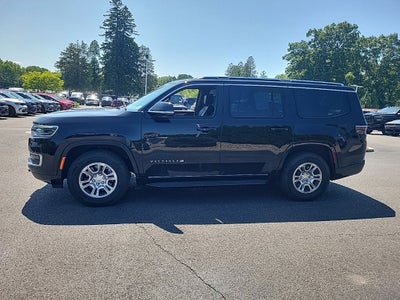 2023 Jeep Wagoneer Base