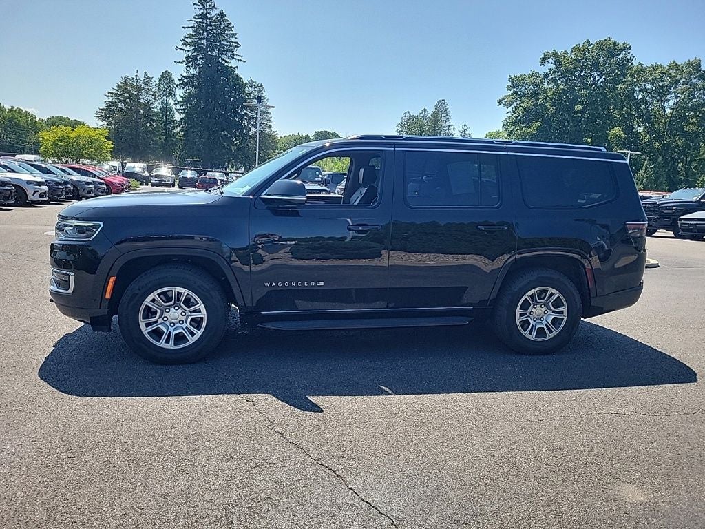 2023 Jeep Wagoneer Base