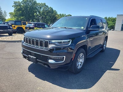 2023 Jeep Wagoneer Base