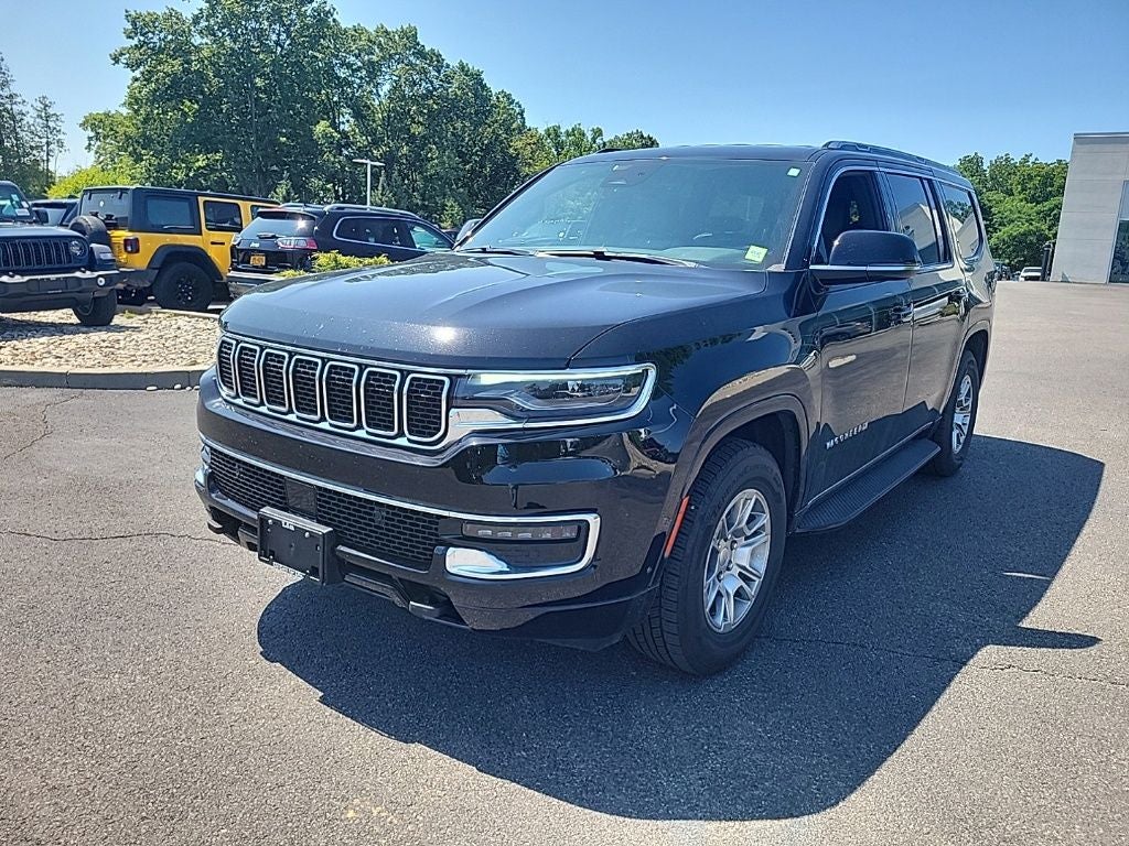2023 Jeep Wagoneer Base