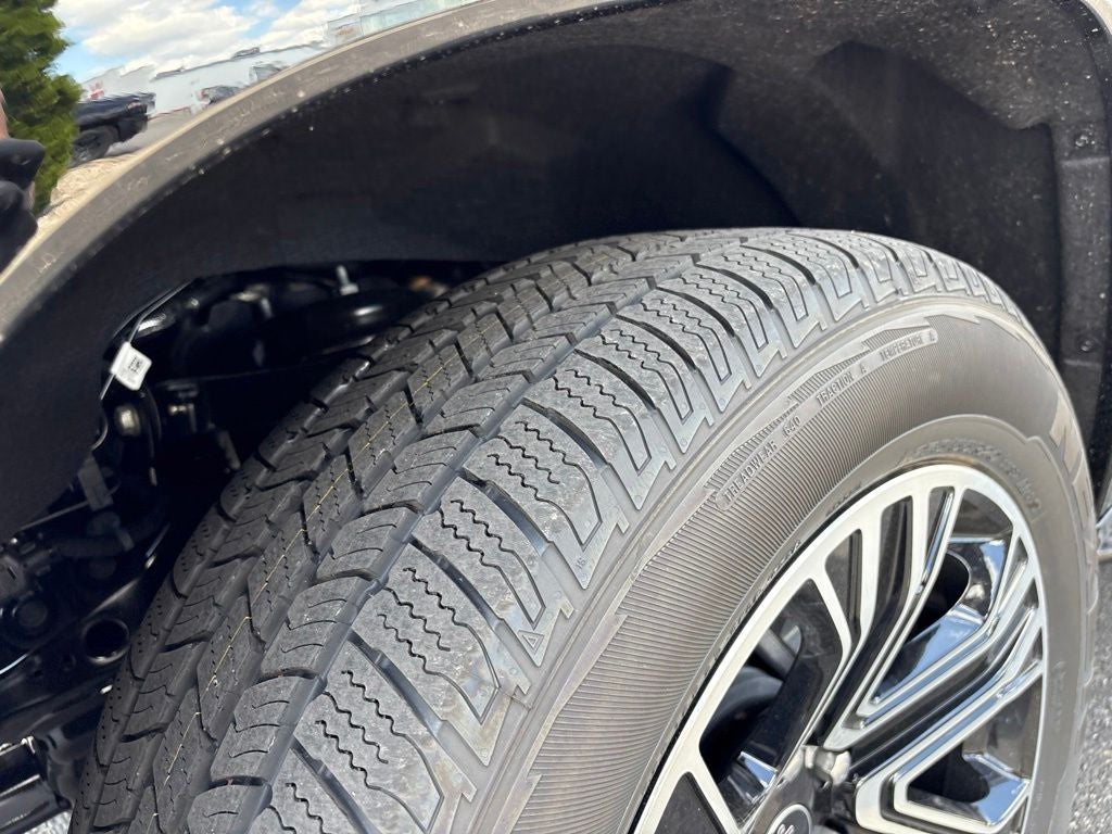 2026 Jeep Grand Wagoneer Base