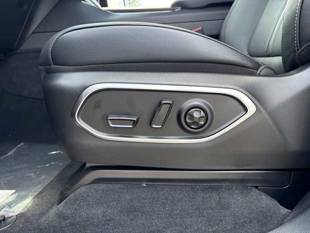 2026 Jeep Grand Wagoneer Base