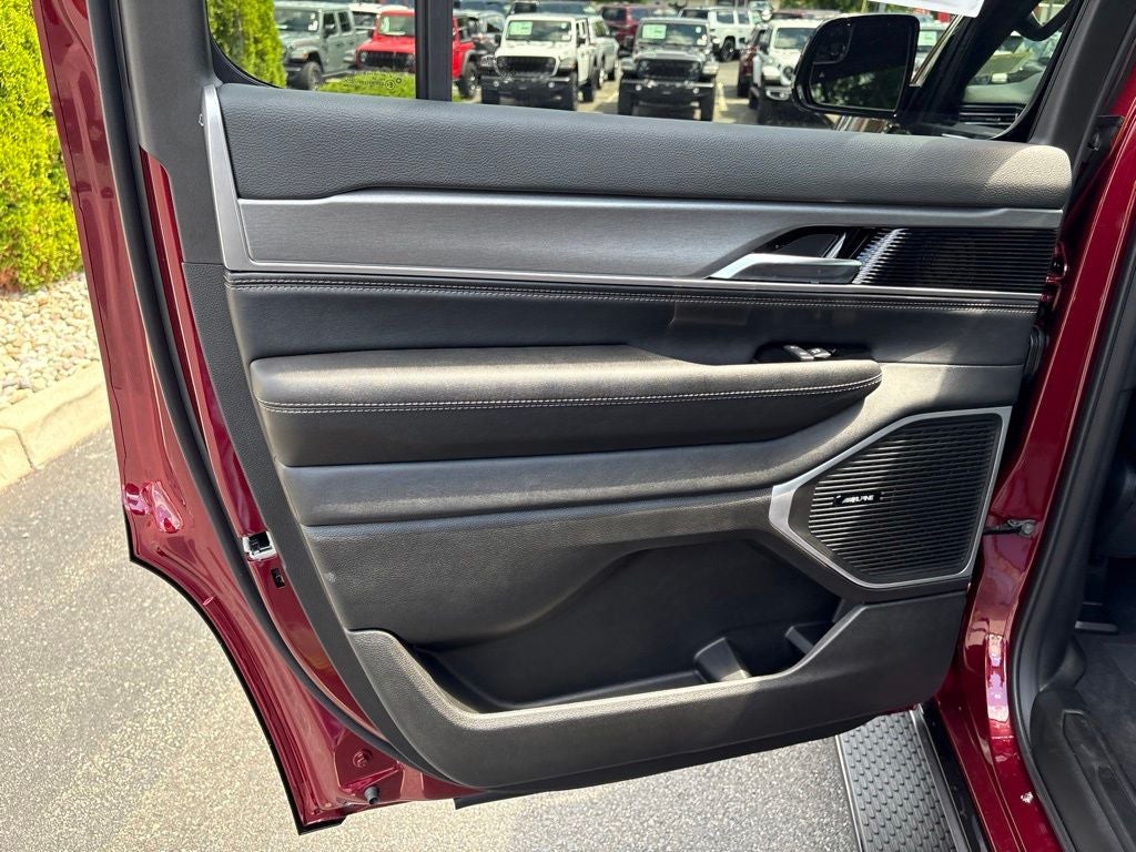 2026 Jeep Grand Wagoneer Base