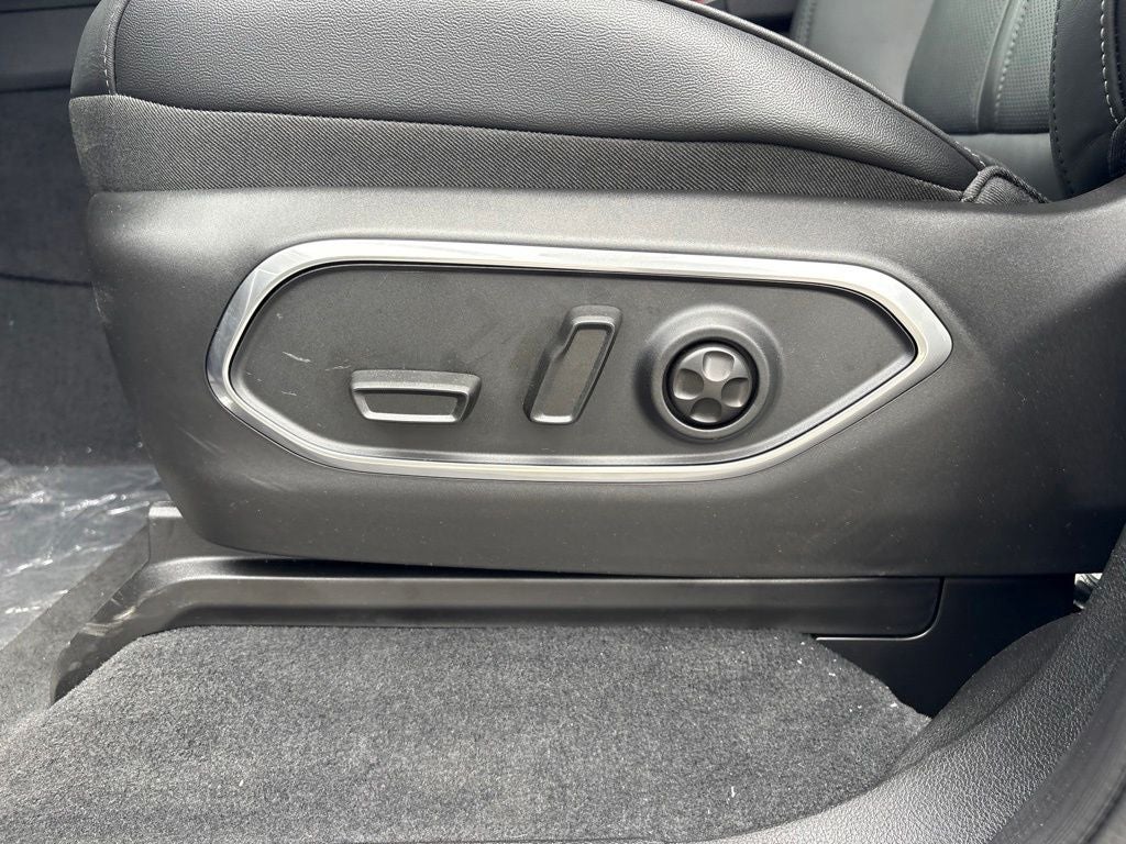 2026 Jeep Grand Wagoneer Base