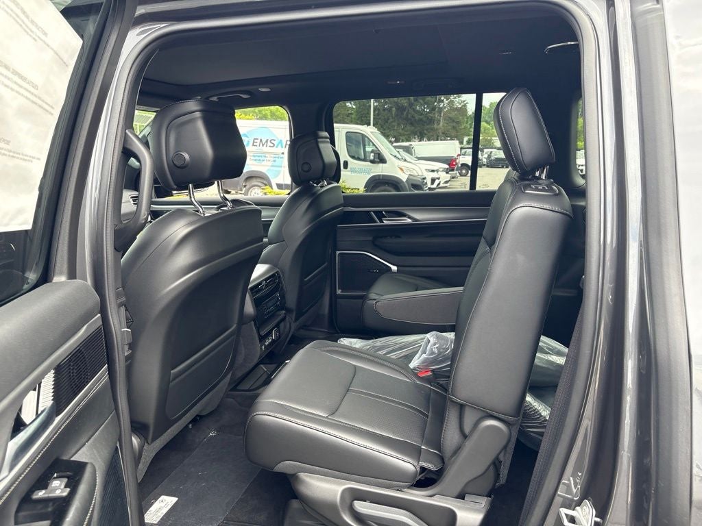 2026 Jeep Grand Wagoneer Base