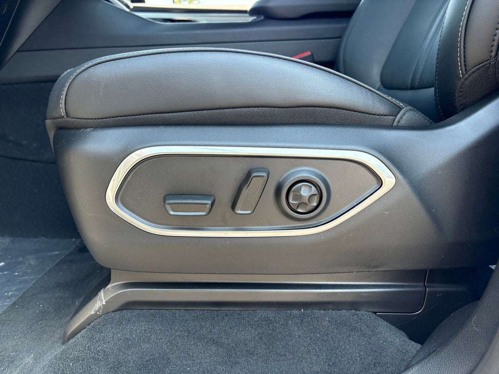 2026 Jeep Grand Wagoneer Base