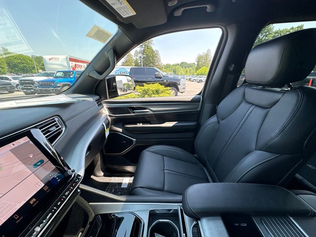 2026 Jeep Grand Wagoneer Base