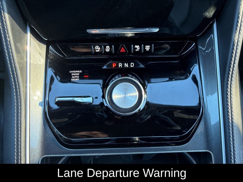 2024 Jeep Wagoneer Base