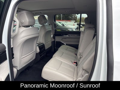 2023 Jeep Wagoneer Base