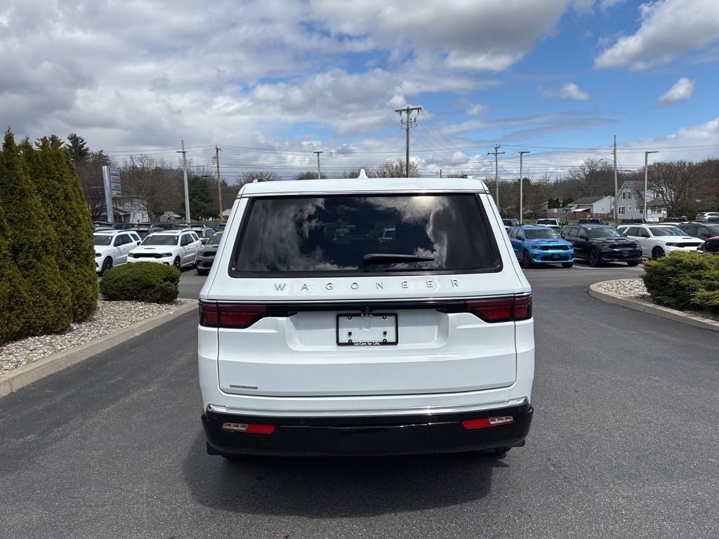 2023 Jeep Wagoneer Base