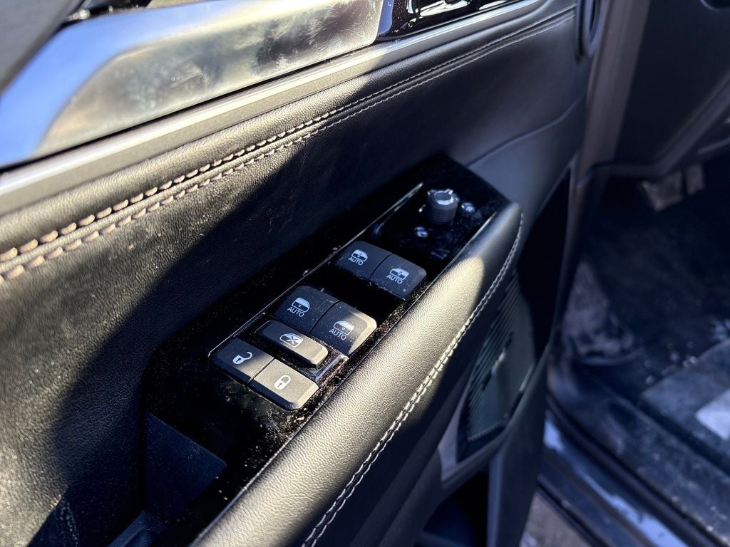 2026 Jeep Grand Wagoneer Base