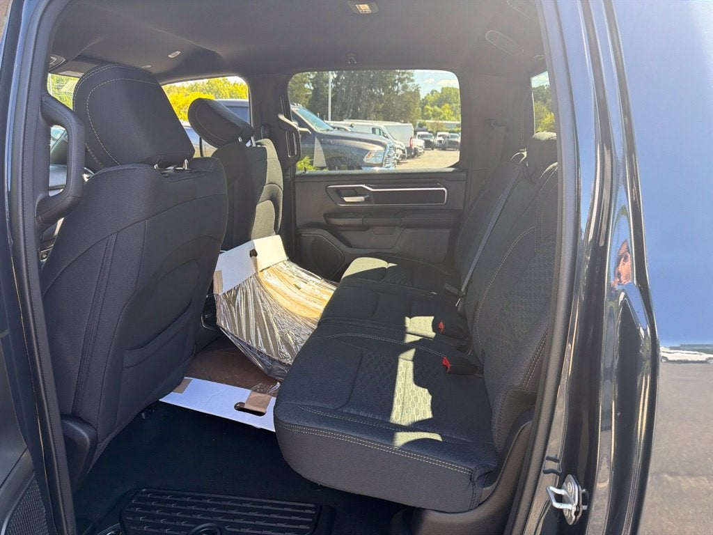 2027 RAM 1500 Big Horn/Lone Star 4D Crew Cab