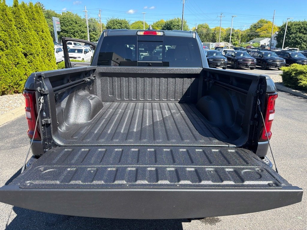 2027 RAM 1500 Big Horn/Lone Star 4D Crew Cab