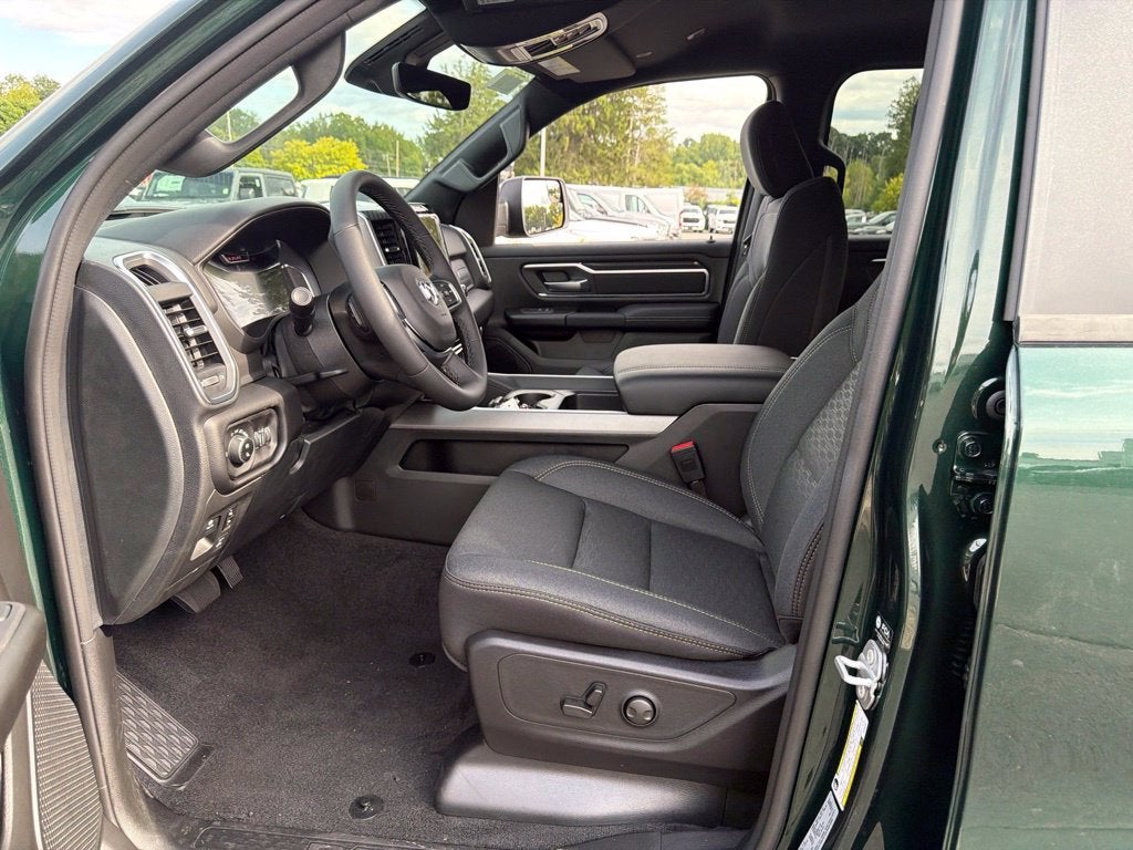 2027 RAM 1500 Big Horn/Lone Star 4D Crew Cab
