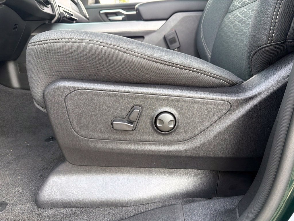 2027 RAM 1500 Big Horn/Lone Star 4D Crew Cab