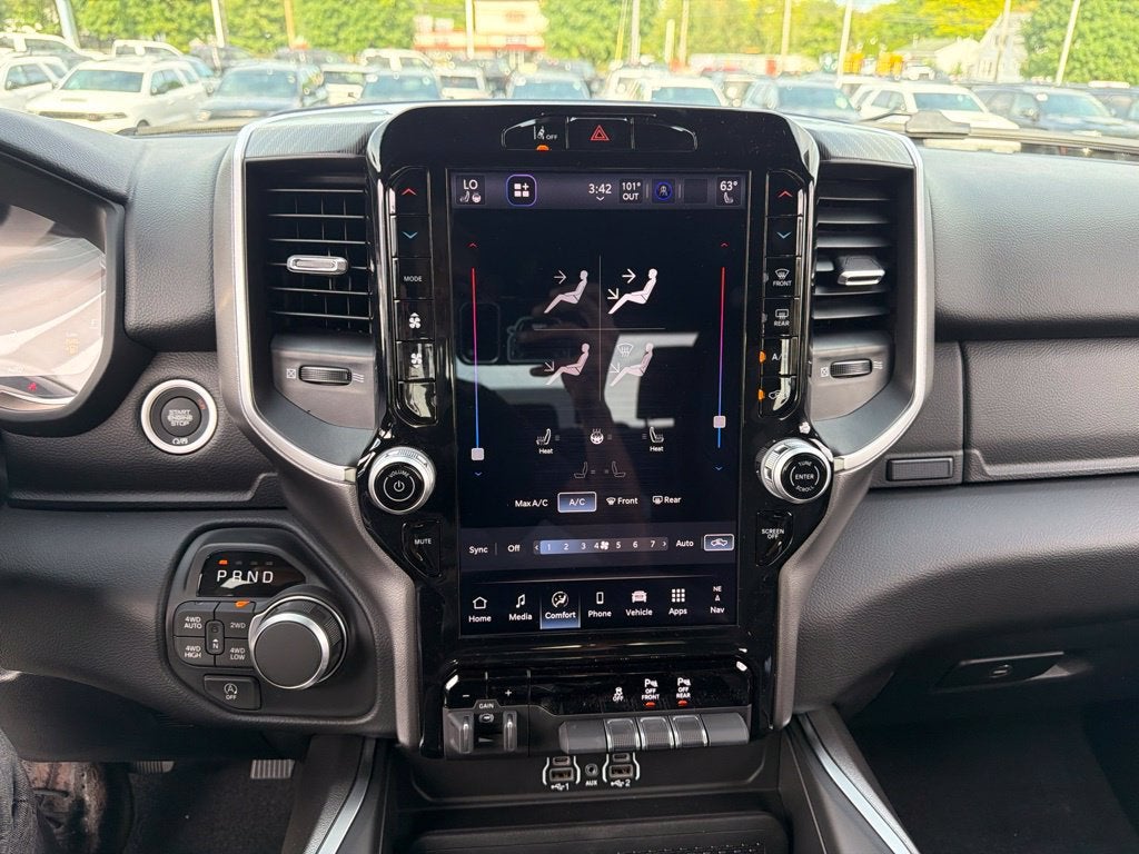 2027 RAM 1500 Big Horn/Lone Star 4D Crew Cab