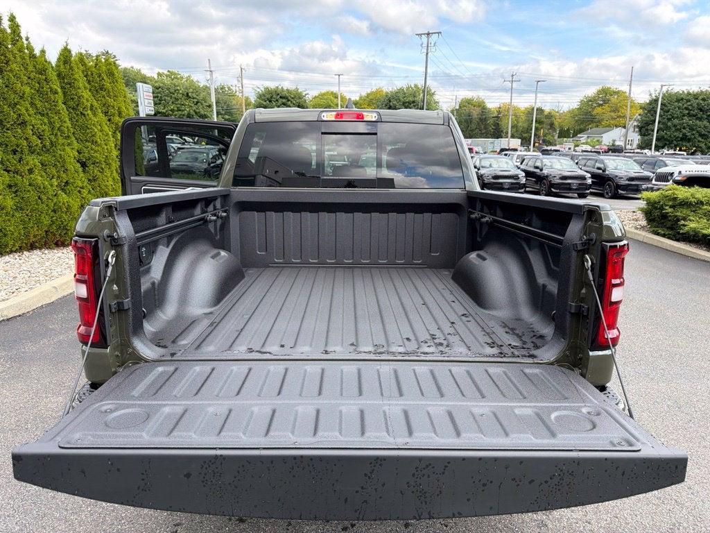 2027 RAM 1500 Big Horn/Lone Star 4D Crew Cab