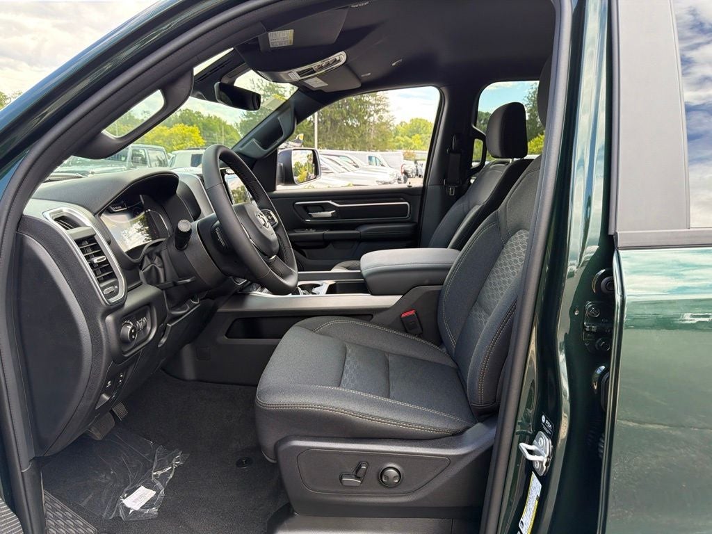 2027 RAM 1500 Big Horn/Lone Star 4D Crew Cab