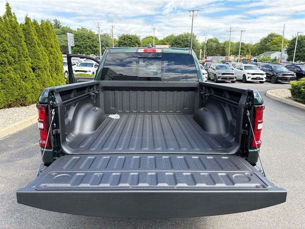 2027 RAM 1500 Big Horn/Lone Star 4D Crew Cab