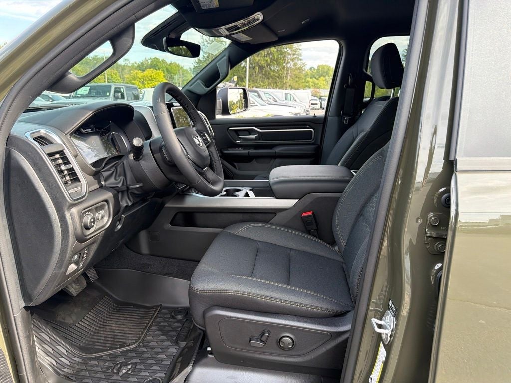 2027 RAM 1500 Big Horn/Lone Star 4D Crew Cab