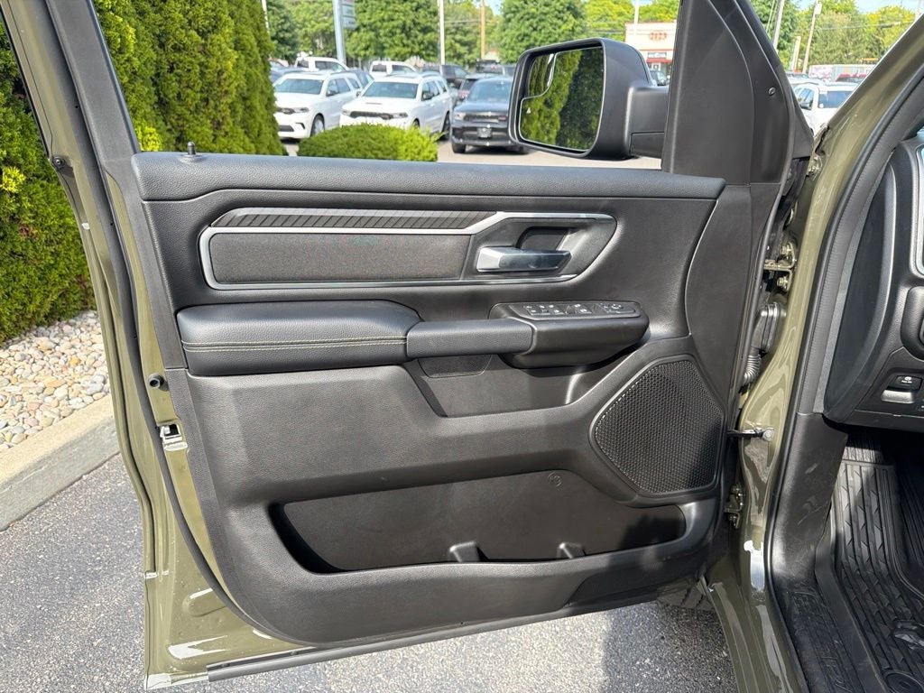 2027 RAM 1500 Big Horn/Lone Star 4D Crew Cab