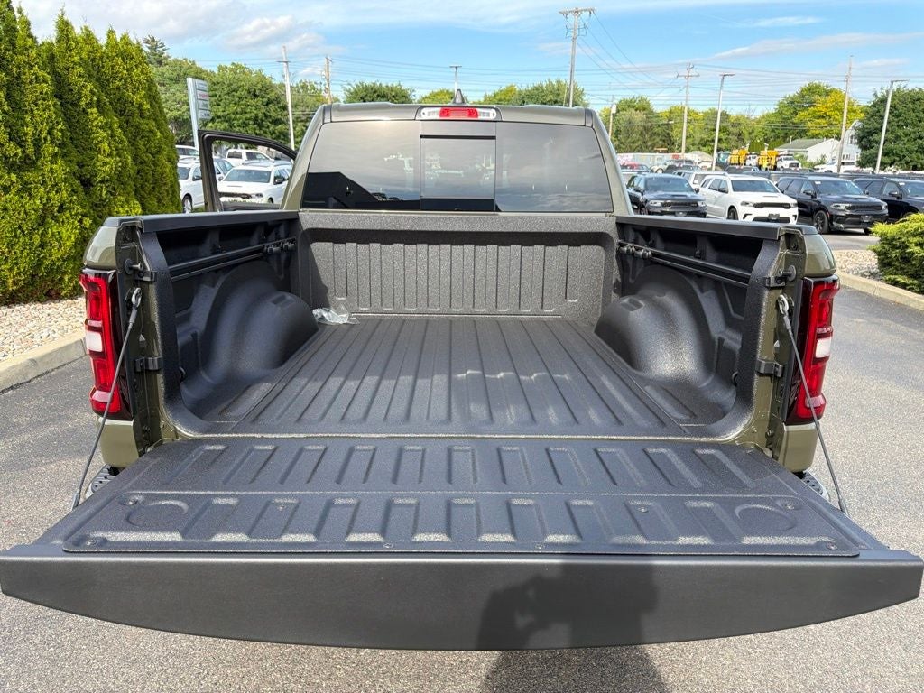 2027 RAM 1500 Big Horn/Lone Star 4D Crew Cab