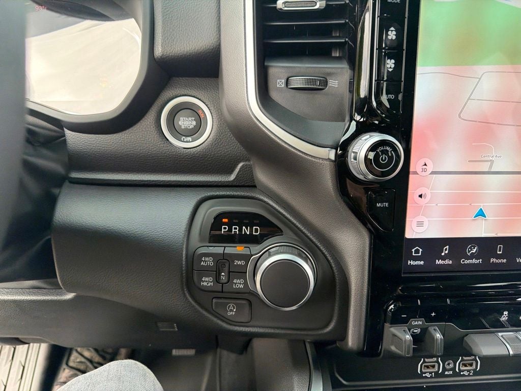 2027 RAM 1500 Big Horn/Lone Star 4D Crew Cab