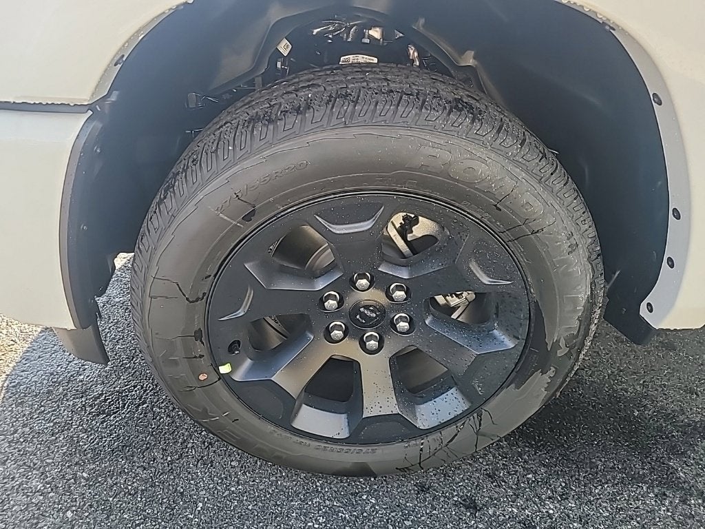 2027 RAM 1500 Big Horn/Lone Star 4D Crew Cab