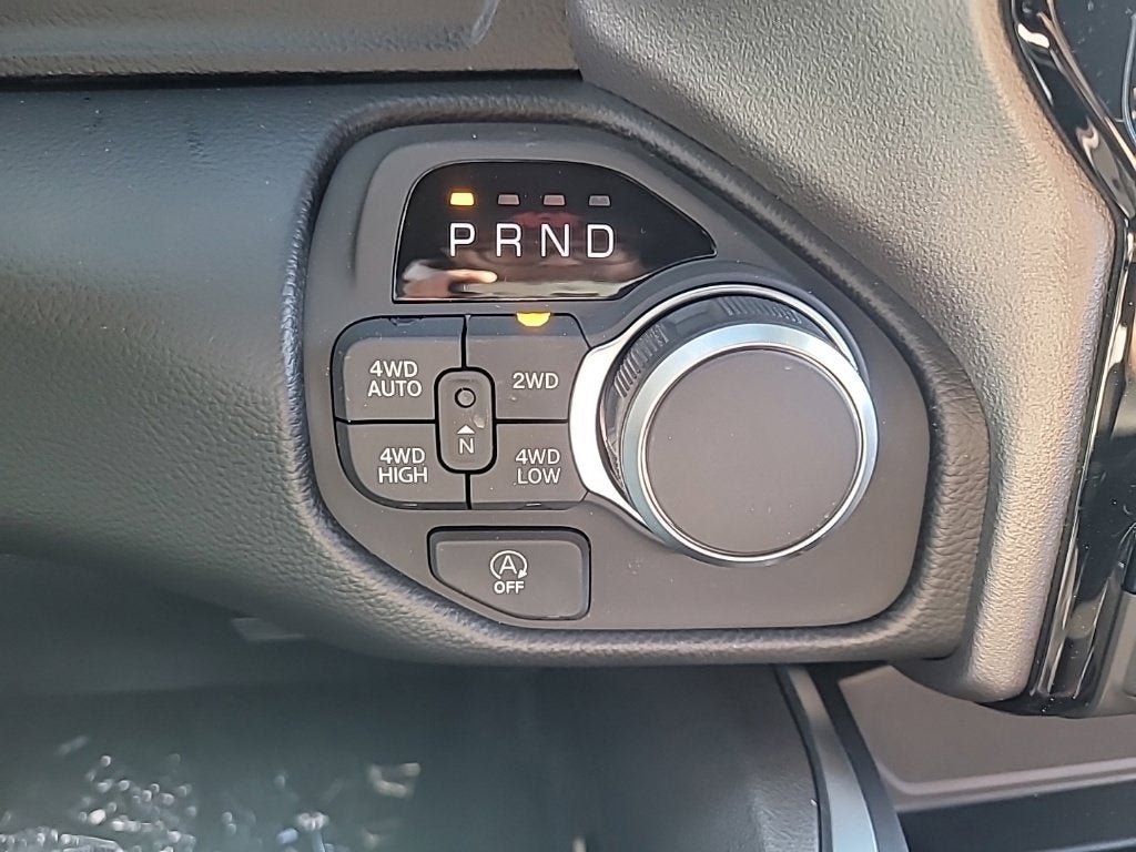 2027 RAM 1500 Big Horn/Lone Star 4D Crew Cab