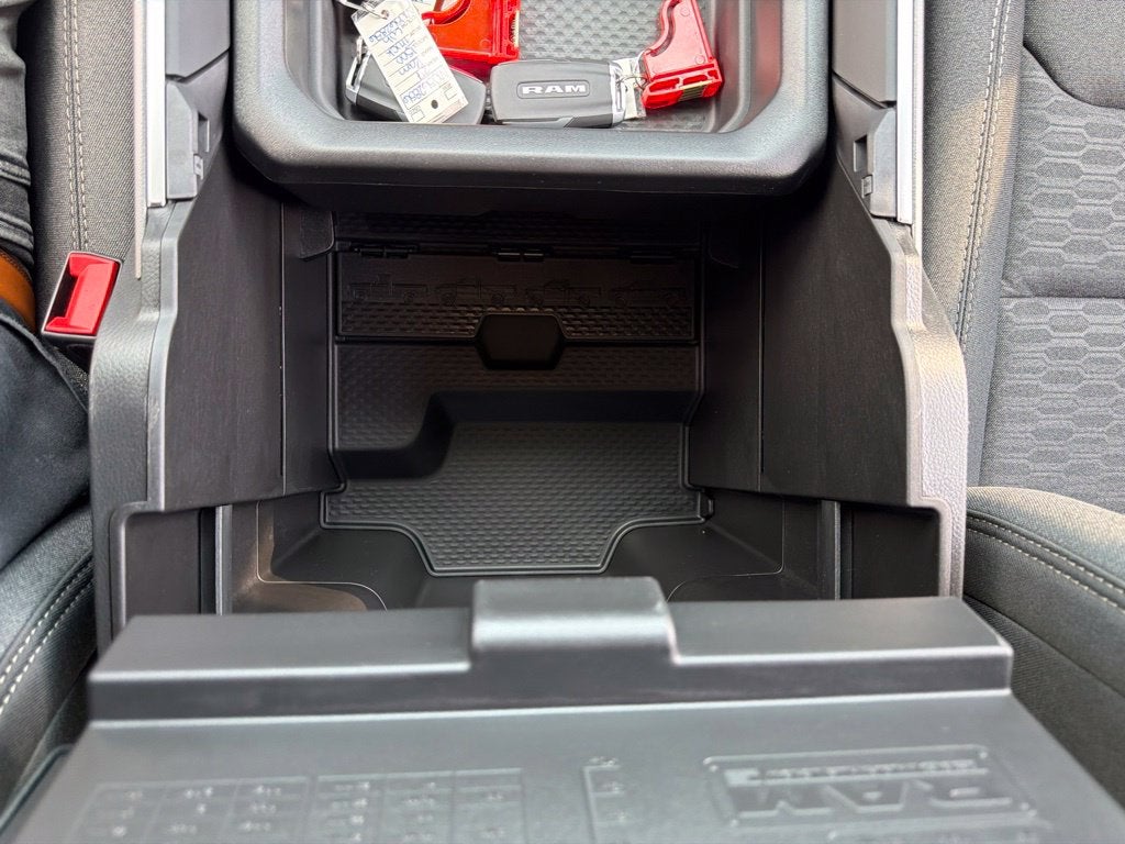 2027 RAM 1500 Big Horn/Lone Star 4D Crew Cab
