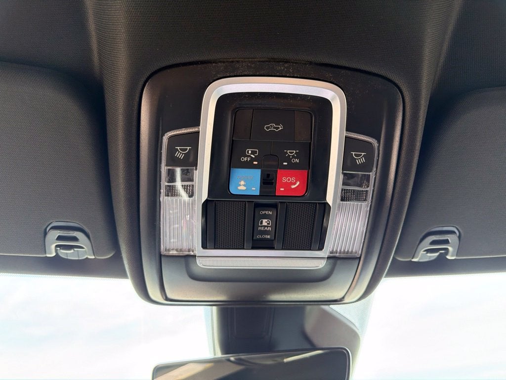 2027 RAM 1500 Big Horn/Lone Star 4D Crew Cab