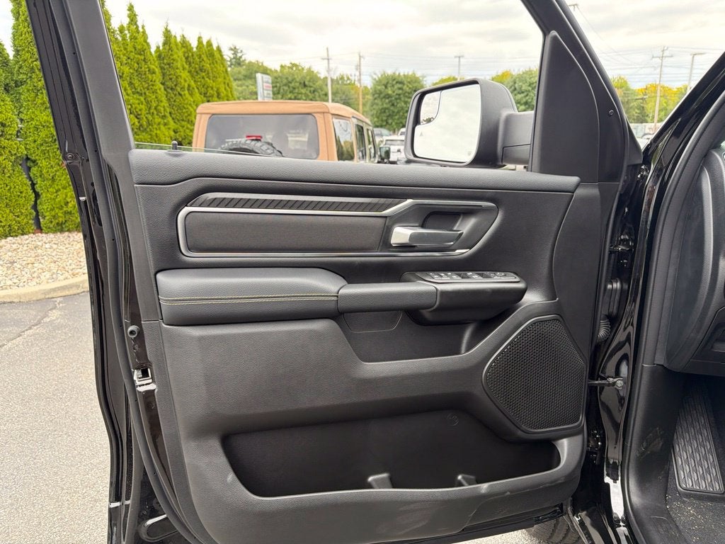 2027 RAM 1500 Big Horn/Lone Star 4D Crew Cab