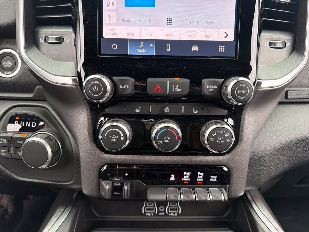 2027 RAM 1500 Big Horn/Lone Star 4D Crew Cab