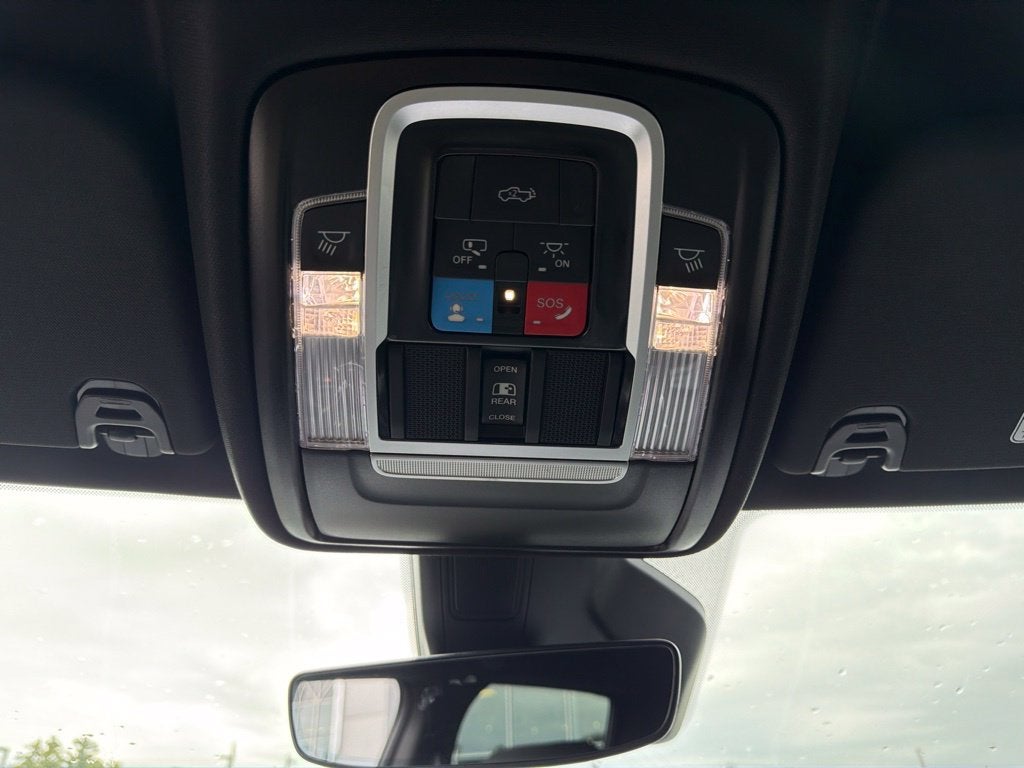 2027 RAM 1500 Big Horn/Lone Star 4D Crew Cab
