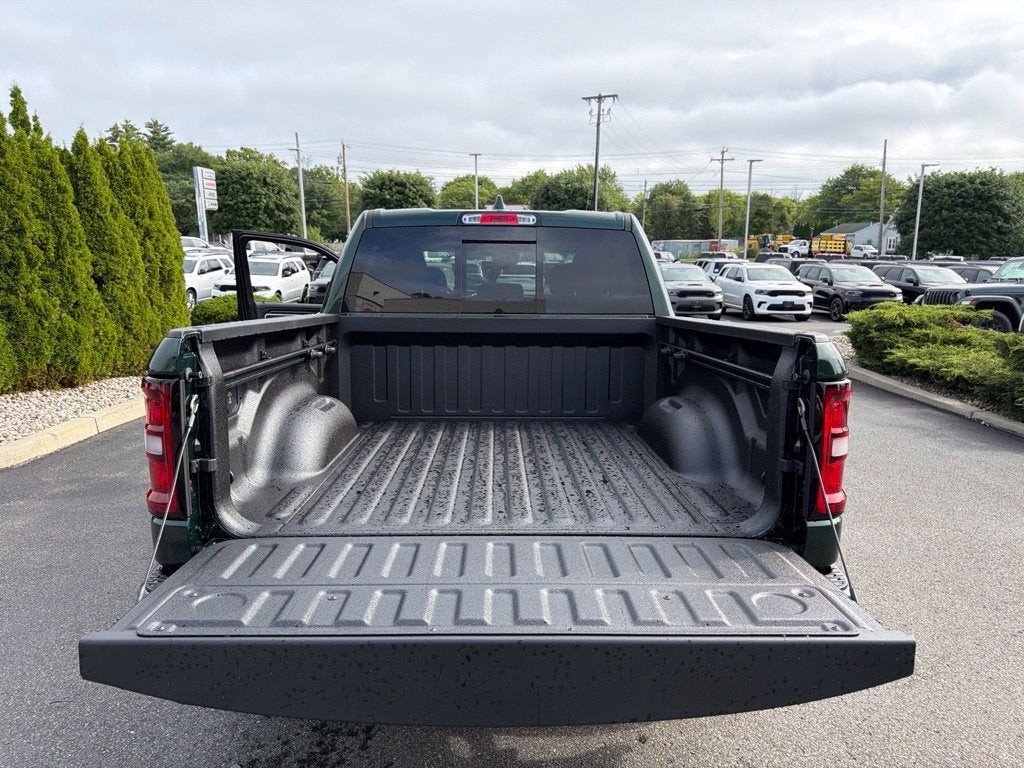 2027 RAM 1500 Big Horn/Lone Star 4D Crew Cab