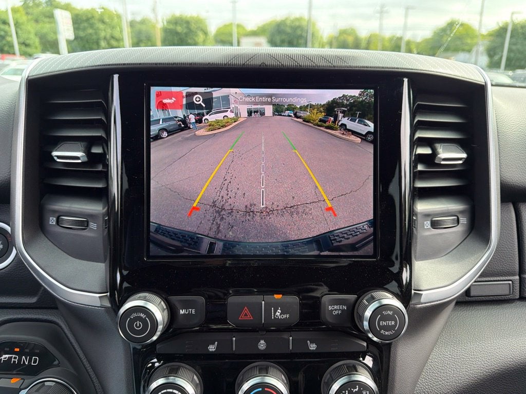 2027 RAM 1500 Big Horn/Lone Star 4D Crew Cab