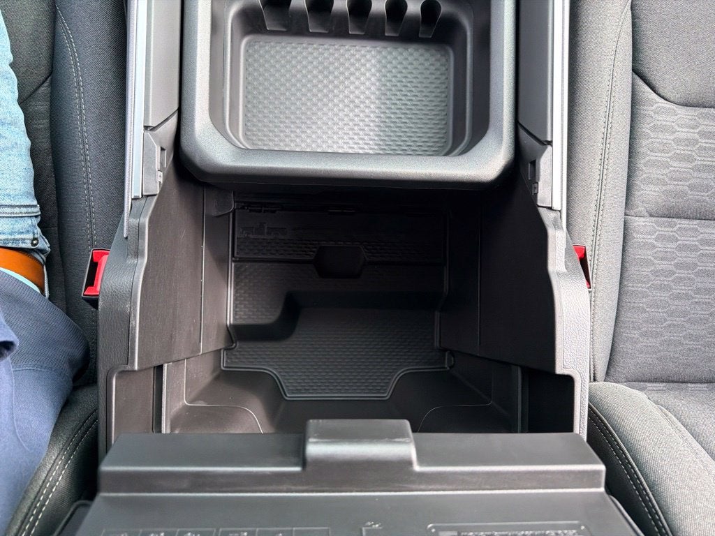 2027 RAM 1500 Big Horn/Lone Star 4D Crew Cab
