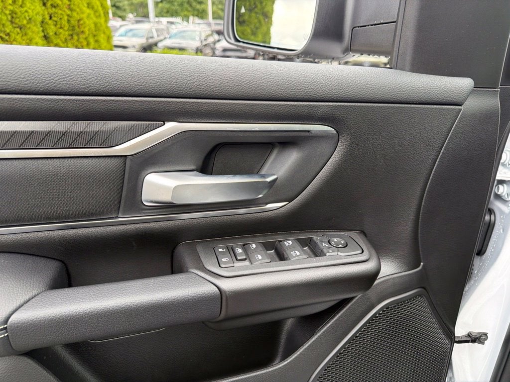 2027 RAM 1500 Big Horn/Lone Star 4D Crew Cab