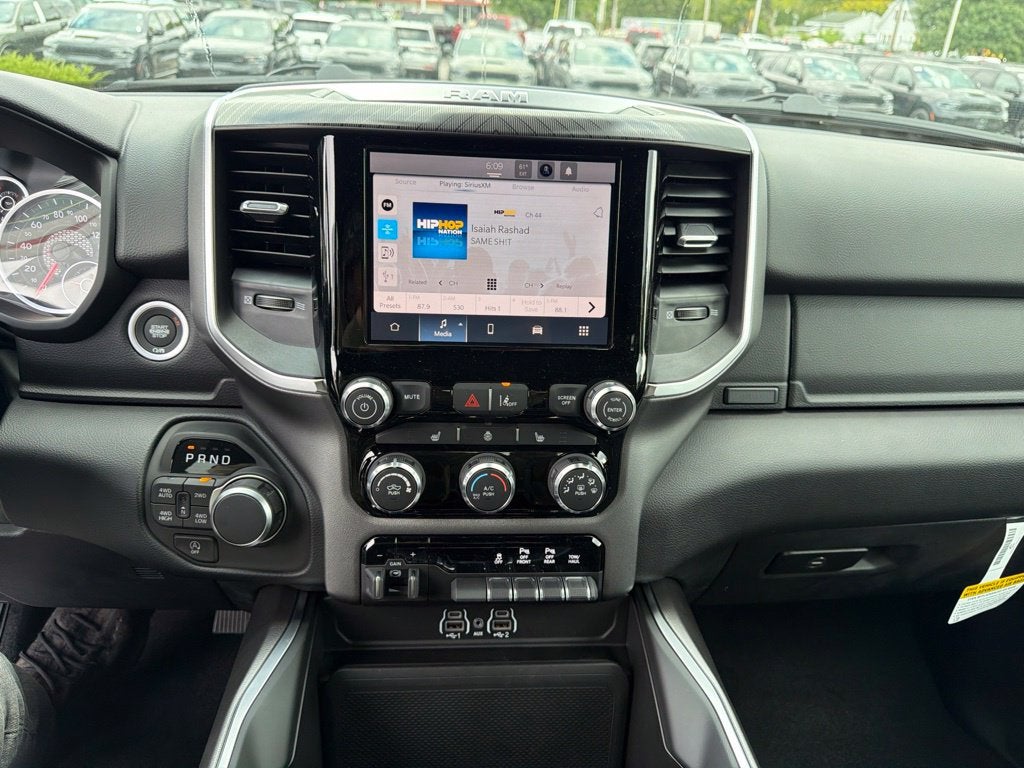 2027 RAM 1500 Big Horn/Lone Star 4D Crew Cab